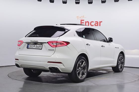 Maserati Levante 3.0 AWD GranLusso — пробег 105 202 км — фото 2 из 5