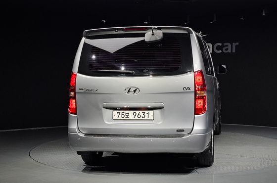 Hyundai Starex 11-Seater Wagon CVX Premium — пробег 135 502 км — фото 4 из 5