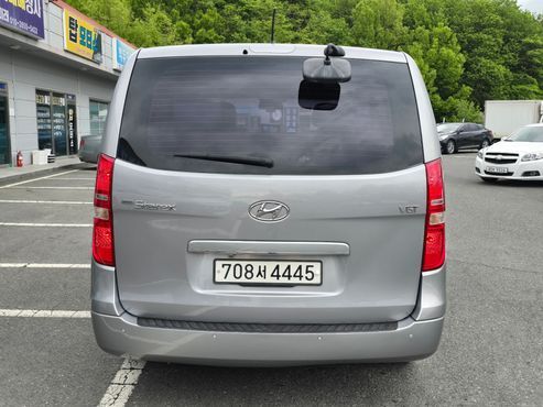 Hyundai Starex 12-Seater Wagon Smart — пробег 87 600 км — фото 4 из 5