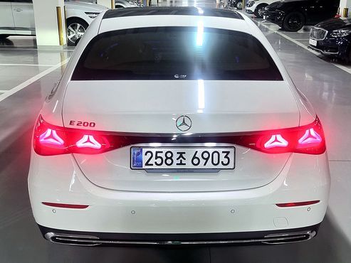 Mercedes-Benz E-Class E200 Avantgarde — пробег 1 200 км — фото 5 из 5