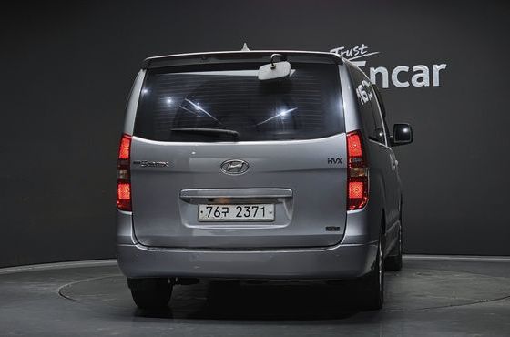 Hyundai Starex 11-Seater Wagon HVX VIP PACK — пробег 176 558 км — фото 4 из 5