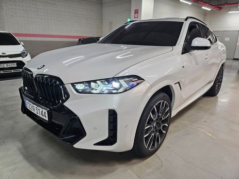 BMW X6 xDrive40i M Sport — пробег 2 600 км — фото 1 из 5