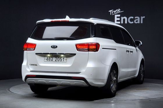 Kia Carnival 9-seater Prestige — пробег 177 810 км — фото 2 из 5