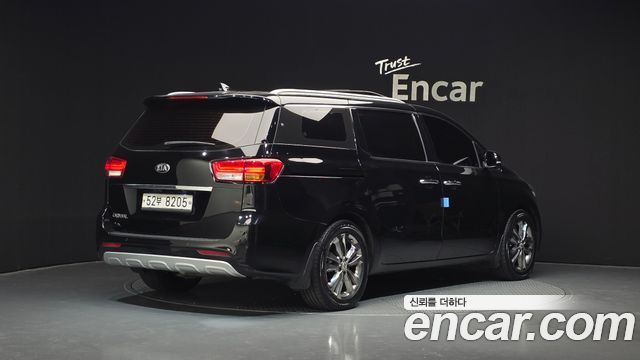 Kia Carnival из Кореи Encar