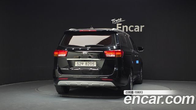 Kia Carnival из Кореи Encar