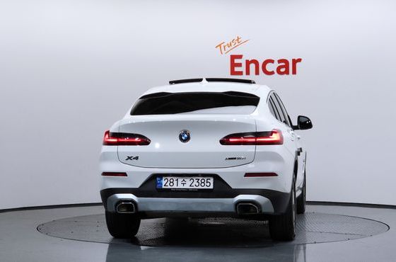 BMW X4 xDrive20i xLine — пробег 31 012 км — фото 4 из 5