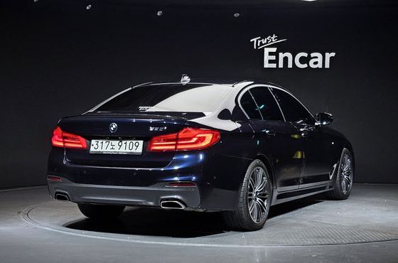 BMW 5-Series 530i M Sport Package Plus — пробег 86 363 км — фото 2 из 5