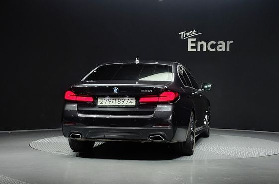 BMW 5-Series 530i M Sport Package — пробег 52 944 км — фото 4 из 5