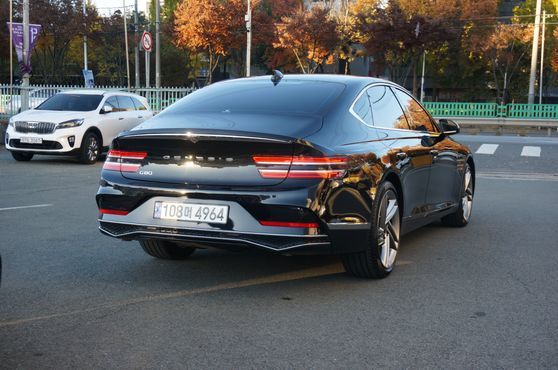 Genesis G80 Gasoline 2.5 Turbo 2WD — пробег 18 185 км — фото 4 из 5