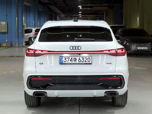 Audi Q5 45 TFSI Quattro Sportback S Line — пробег 15 км — фото 4 из 5