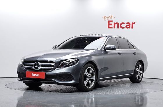 Mercedes-Benz E-Class E300 4MATIC Avnatgarde — пробег 58 832 км — фото 1 из 5