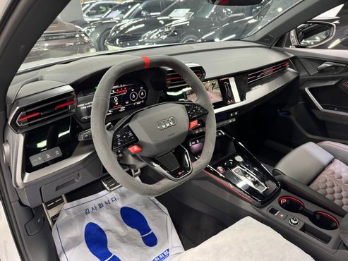 Audi RS3 2.5 TFSI Quattro Carbon Edition — пробег 58 км — фото 4 из 5