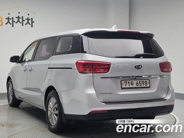 Kia Carnival из Кореи Encar