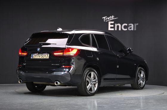 BMW X1 xDrive 20i M Sport — пробег 50 740 км — фото 2 из 5