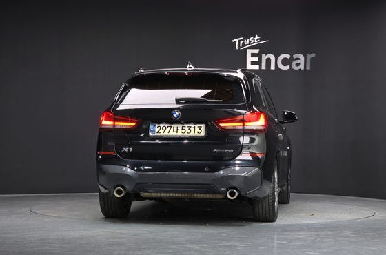 BMW X1 xDrive 20i M Sport — пробег 50 740 км — фото 4 из 5