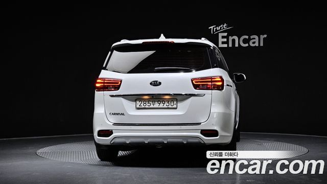 Kia Carnival 9-Seater Luxury — пробег 194 050 км — фото 4 из 5