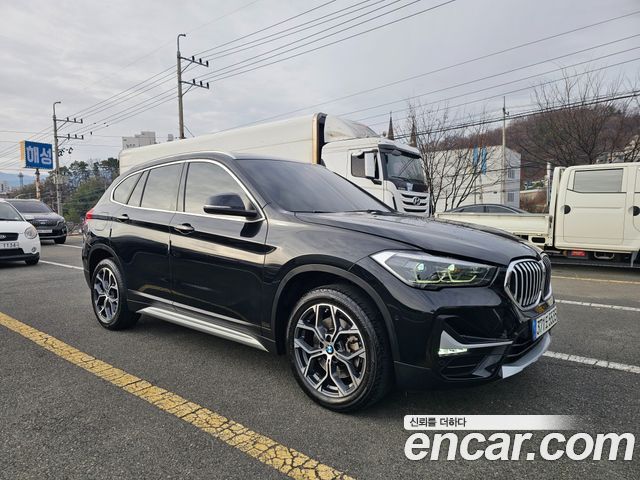 BMW X1 xDrive 20i xLine — пробег 67 700 км — фото 3 из 5