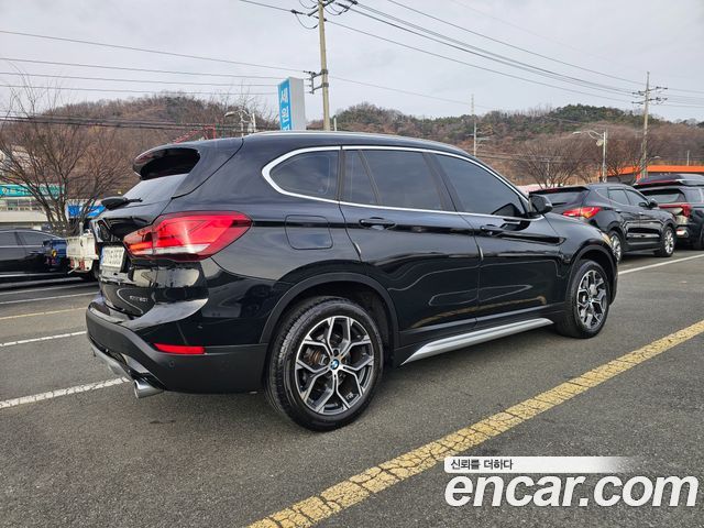 BMW X1 xDrive 20i xLine — пробег 67 700 км — фото 5 из 5