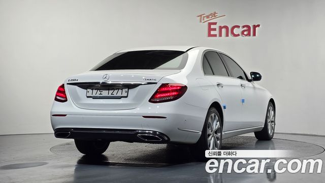 Mercedes-Benz E-Class из Кореи Encar