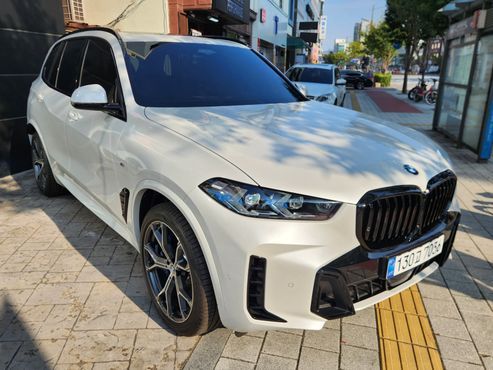 BMW X5 xDrive 40i M Sport — пробег 3 100 км — фото 2 из 5