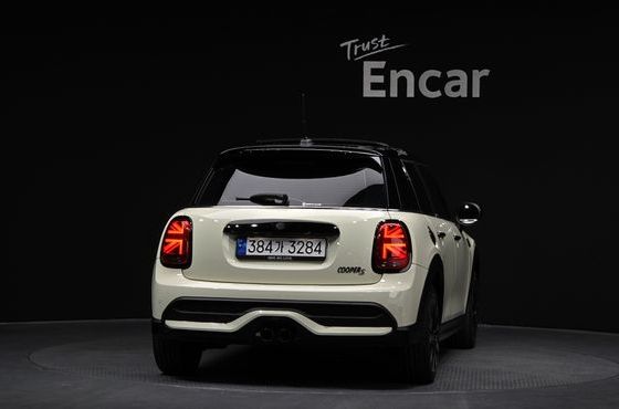 Mini Cooper 5Door Classic Third Generation — пробег 15 057 км — фото 4 из 5