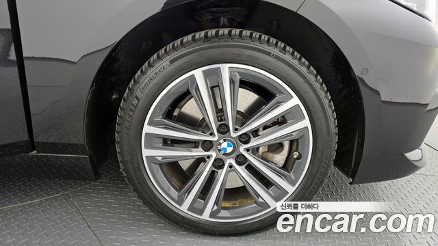 BMW 2-Series 220i Sport — пробег 12 336 км — фото 5 из 5