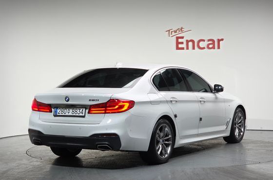 BMW 5-Series 520i M Sport — пробег 80 049 км — фото 2 из 5
