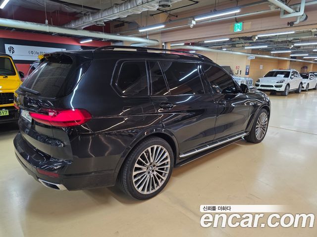 BMW X7 xDrive 40i Design Pure Excellence 7-Seater — пробег 77 000 км — фото 4 из 5