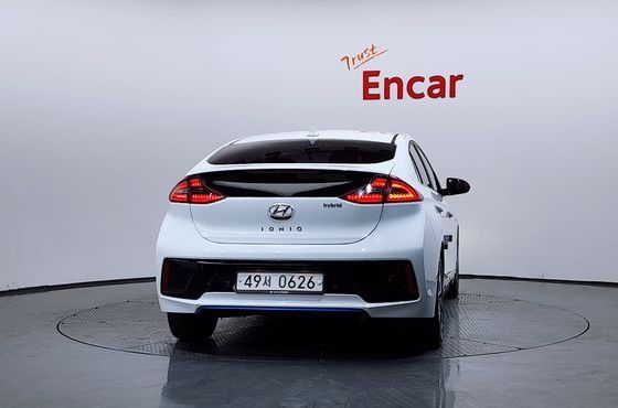 Hyundai Ioniq Q — пробег 122 955 км — фото 4 из 5