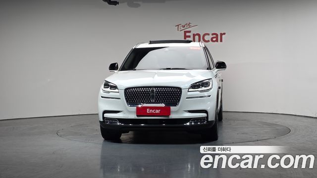Lincoln Aviator 3.0 Reserve  AWD — пробег 22 359 км — фото 3 из 5