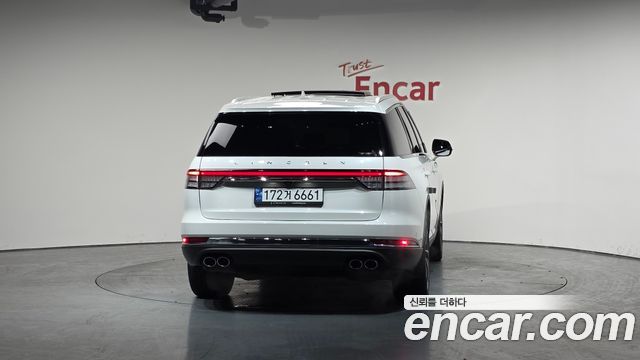Lincoln Aviator 3.0 Reserve  AWD — пробег 22 359 км — фото 4 из 5