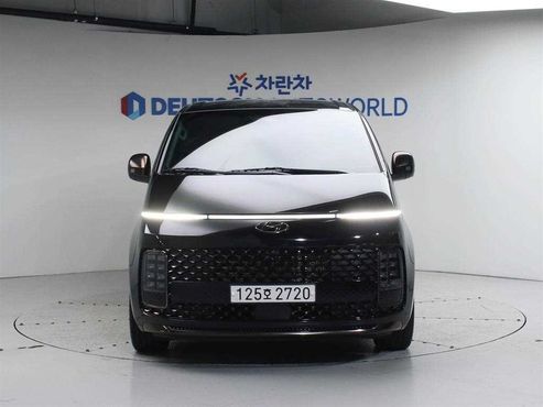 Hyundai Staria 4WD Lounge 9-Seater Inspiration — пробег 77 535 км — фото 3 из 5