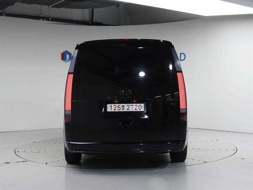 Hyundai Staria 4WD Lounge 9-Seater Inspiration — пробег 77 535 км — фото 4 из 5