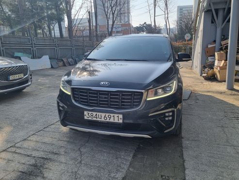Kia Carnival 7-Seater Limousine President — пробег 70 000 км — фото 1 из 5