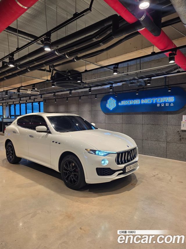 Maserati Levante 3.0 Diesel AWD Luxury — пробег 140 000 км — фото 2 из 5