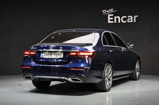Mercedes-Benz E-Class E220d 4MATIC AMG Line — пробег 28 746 км — фото 2 из 5