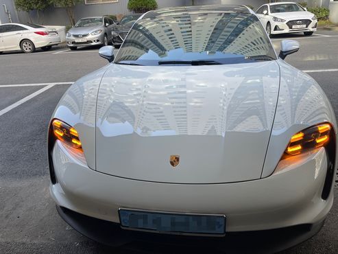 Porsche Taycan 4S — пробег 25 000 км — фото 3 из 5