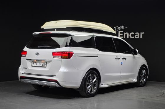 Kia Carnival 9-seater Noblesse — пробег 148 148 км — фото 2 из 5