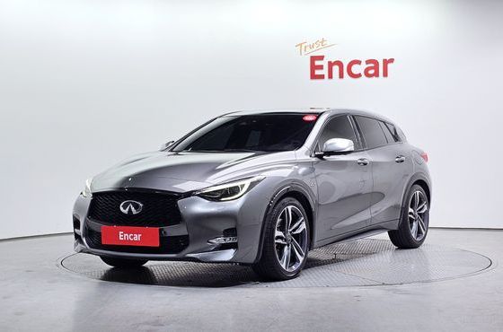 Infiniti Q30 2.0 Exclusive City Black — пробег 49 739 км — фото 1 из 5