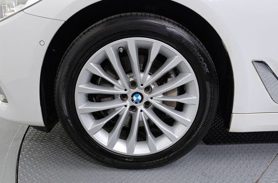 BMW 5-Series 530i xDrive Luxury Plus — пробег 70 650 км — фото 5 из 5