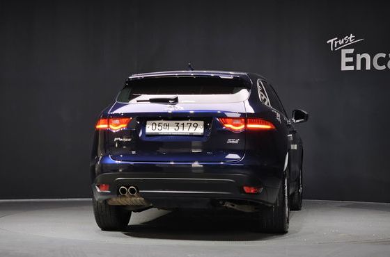 Jaguar F-PACE 20d Prestige — пробег 149 166 км — фото 4 из 5