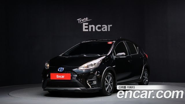 Toyota Prius 1.5 Crossover — пробег 63 888 км — фото 1 из 5