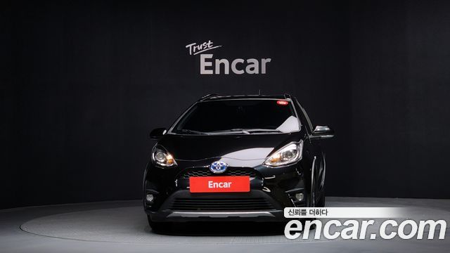 Toyota Prius 1.5 Crossover — пробег 63 888 км — фото 3 из 5