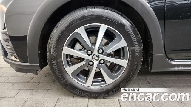 Toyota Prius 1.5 Crossover — пробег 63 888 км — фото 5 из 5