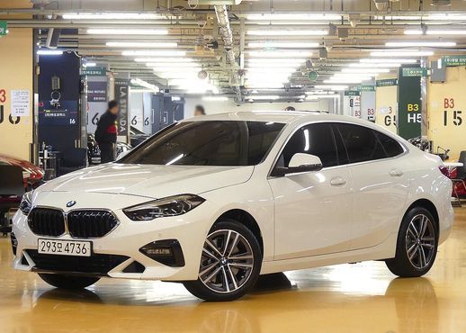BMW 2-Series 220i Sport — пробег 2 300 км — фото 1 из 5