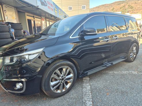 Kia Carnival 9-seater Noblesse — пробег 180 000 км — фото 3 из 5