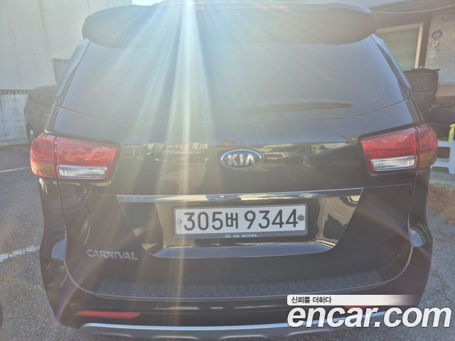 Kia Carnival из Кореи Encar