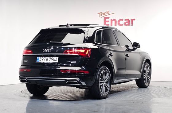 Audi Q5 45 TFSI Quattro Premium — пробег 71 965 км — фото 2 из 5