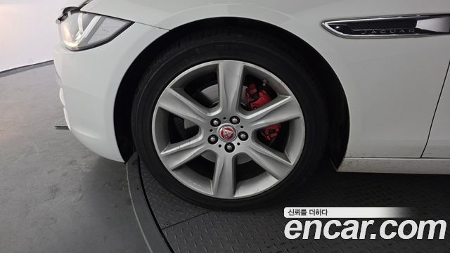 Jaguar XE из Кореи Encar