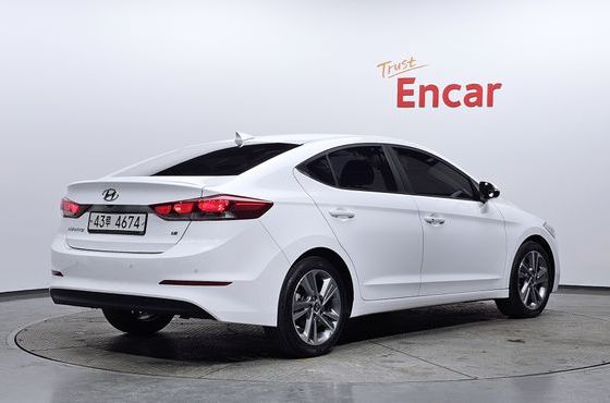 Hyundai AVANTE 1.6 GDI Value Plus — пробег 160 590 км — фото 2 из 5